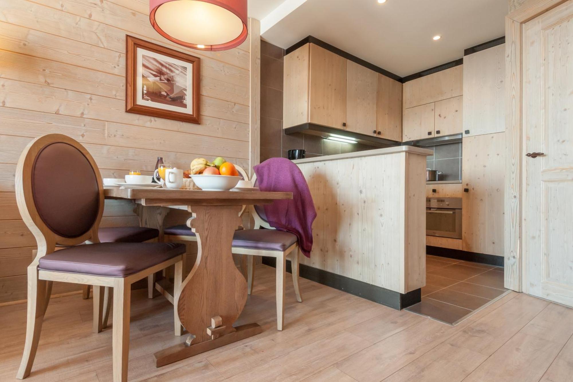 Three-Bedroom Apartment,1369911698:JPEG